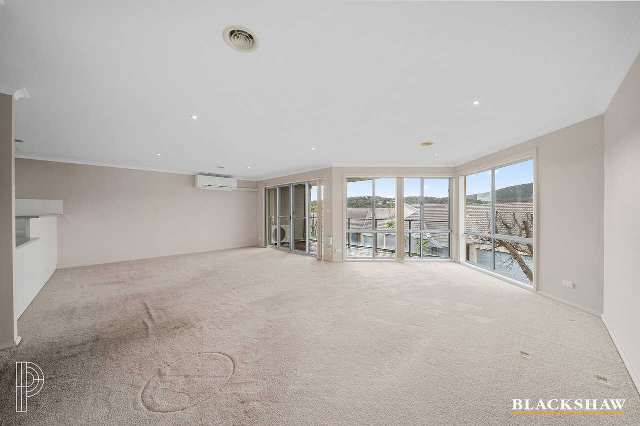 7/11 Doeberl Place Queanbeyan