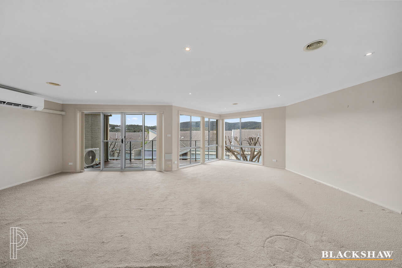 7/11 Doeberl Place Queanbeyan