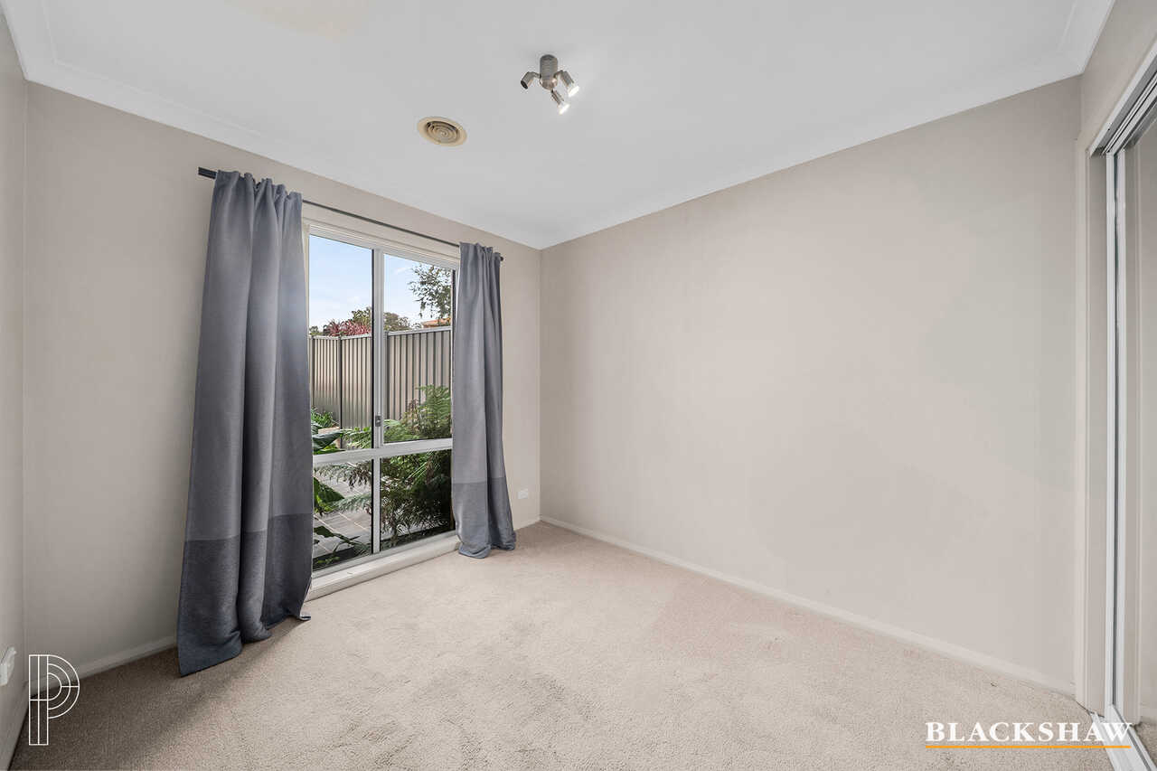 7/11 Doeberl Place Queanbeyan