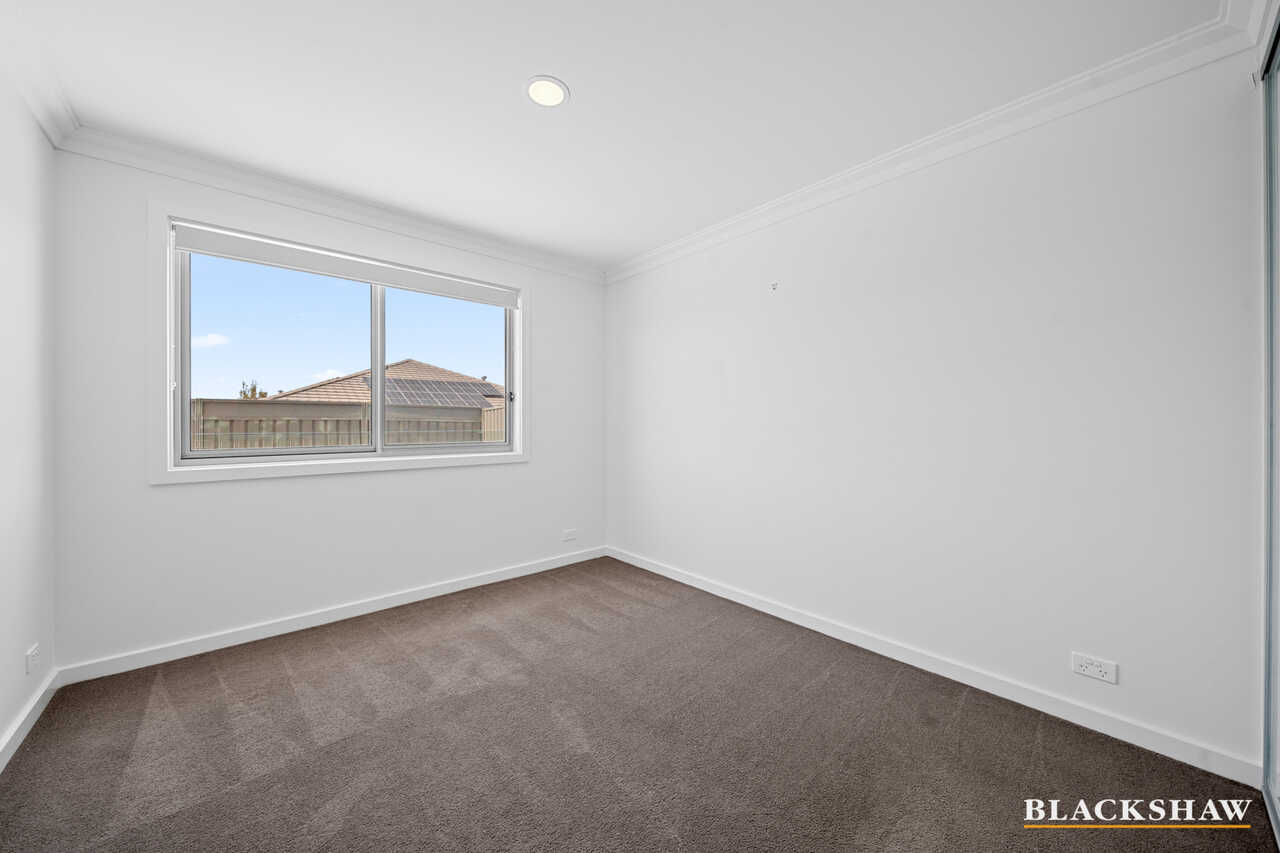 16 Duncan Loop Googong