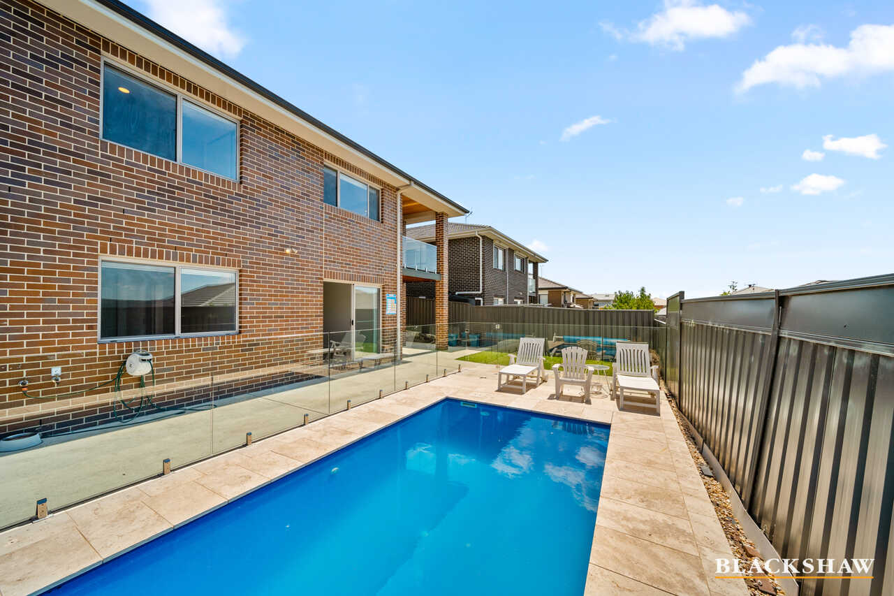 16 Duncan Loop Googong