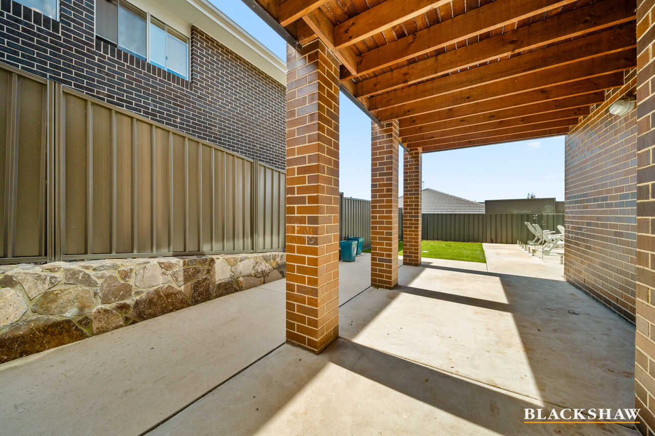 16 Duncan Loop Googong