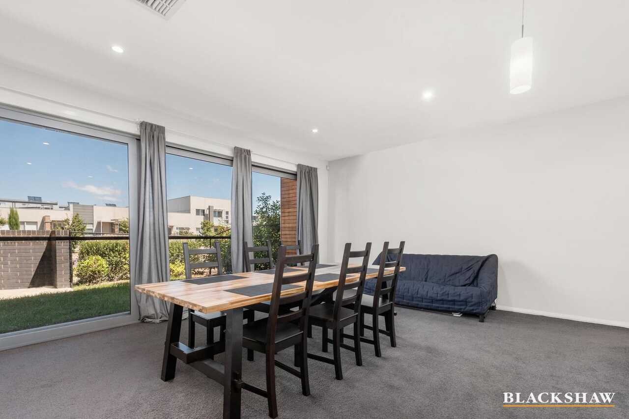 32 Chanter Terrace Coombs