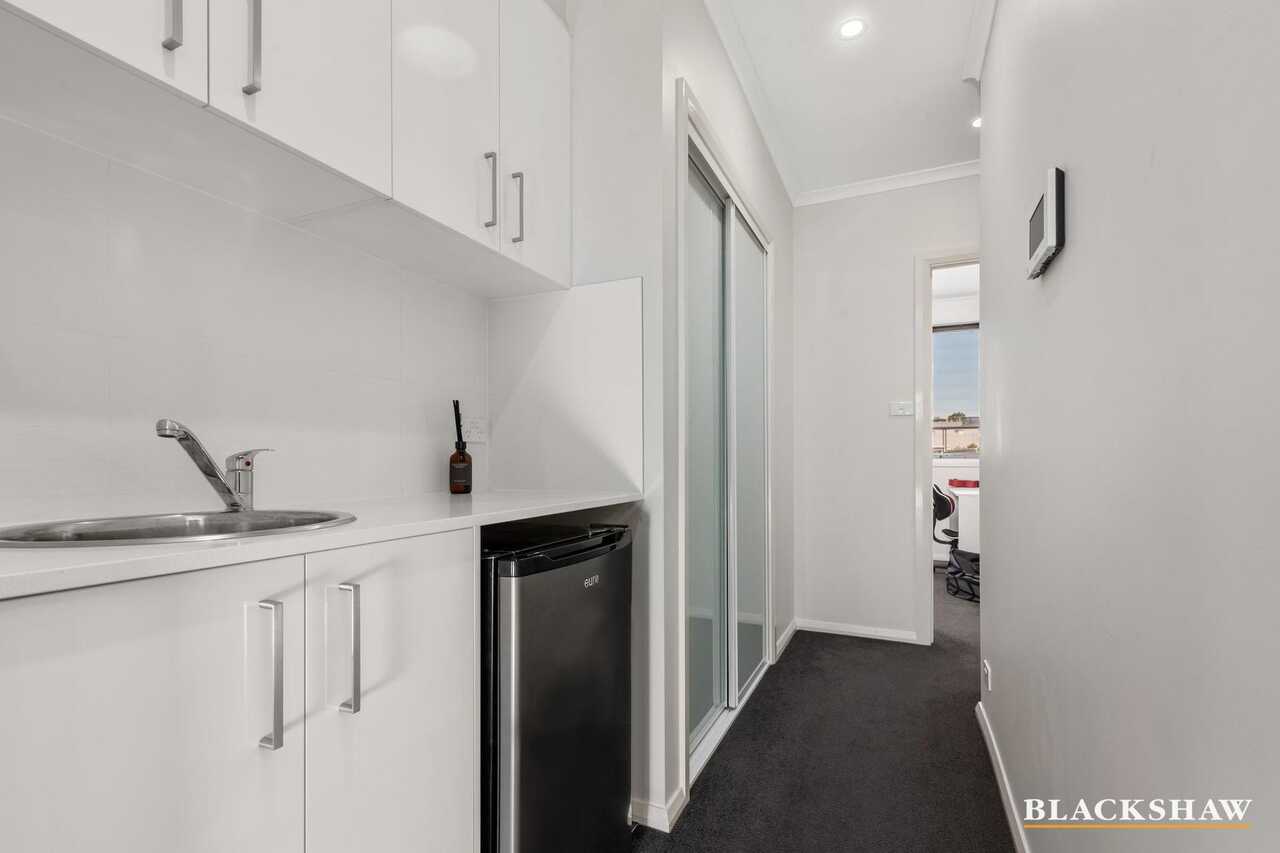 32 Chanter Terrace Coombs