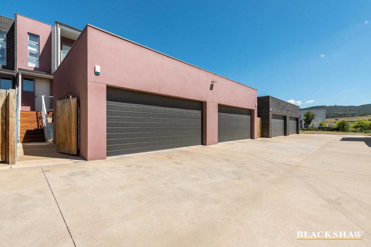 32 Chanter Terrace Coombs