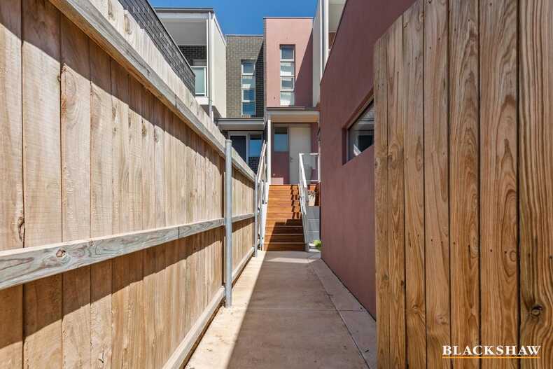 32 Chanter Terrace Coombs 32 Chanter Terrace Coombs