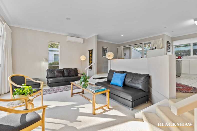 4/12-18 Newth Place Surf Beach