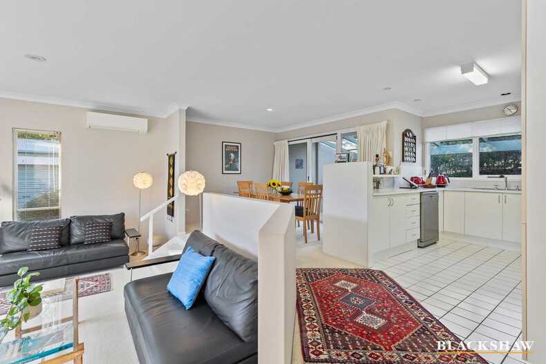 4/12-18 Newth Place Surf Beach