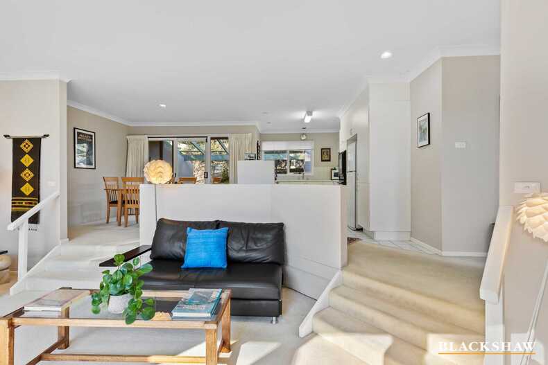 4/12-18 Newth Place Surf Beach