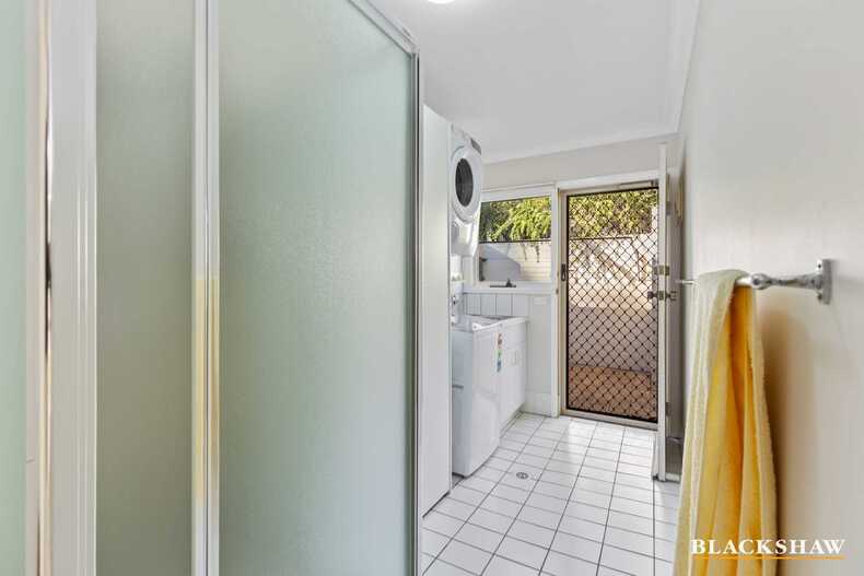 4/12-18 Newth Place Surf Beach