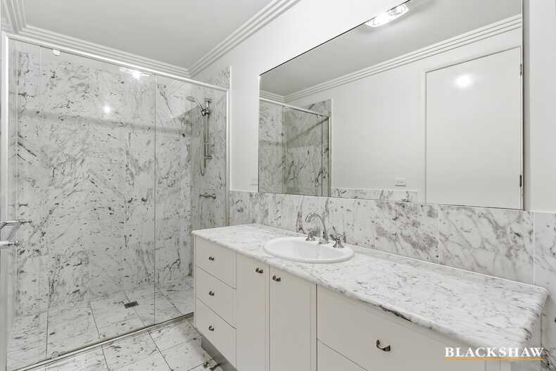21/6 Grose Street Deakin