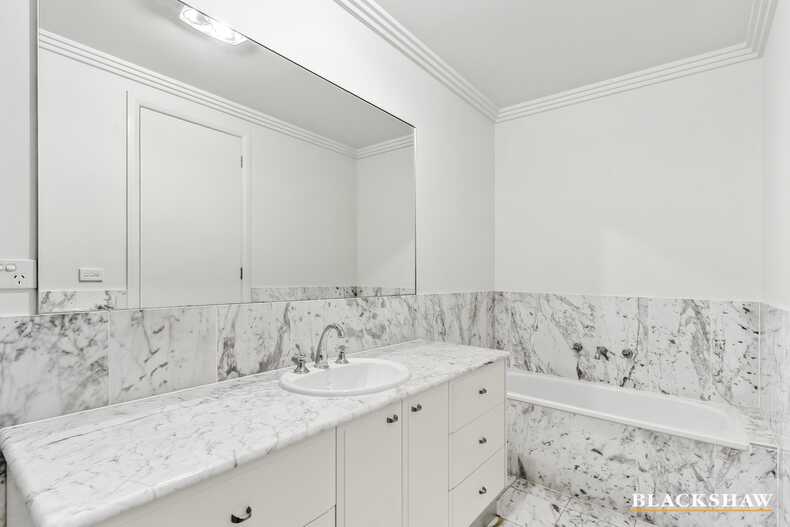 21/6 Grose Street Deakin
