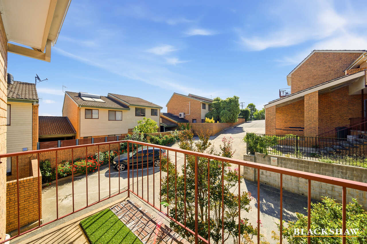 4/10 Nimmitabel Street Queanbeyan West