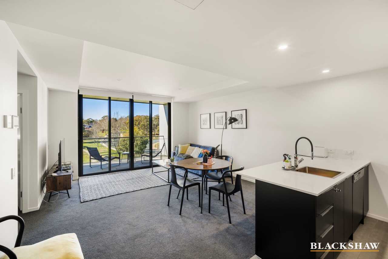 92/81 Constitution Avenue Campbell