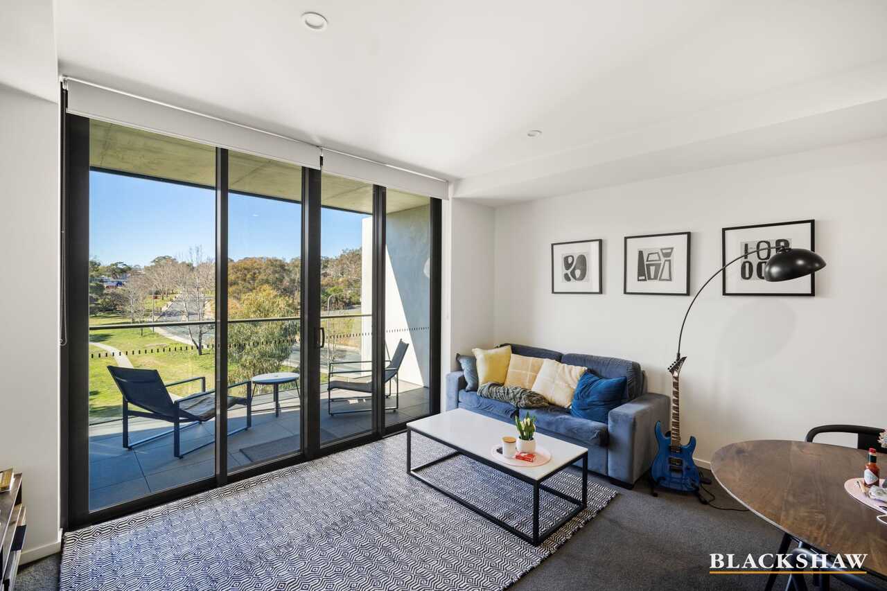 92/81 Constitution Avenue Campbell