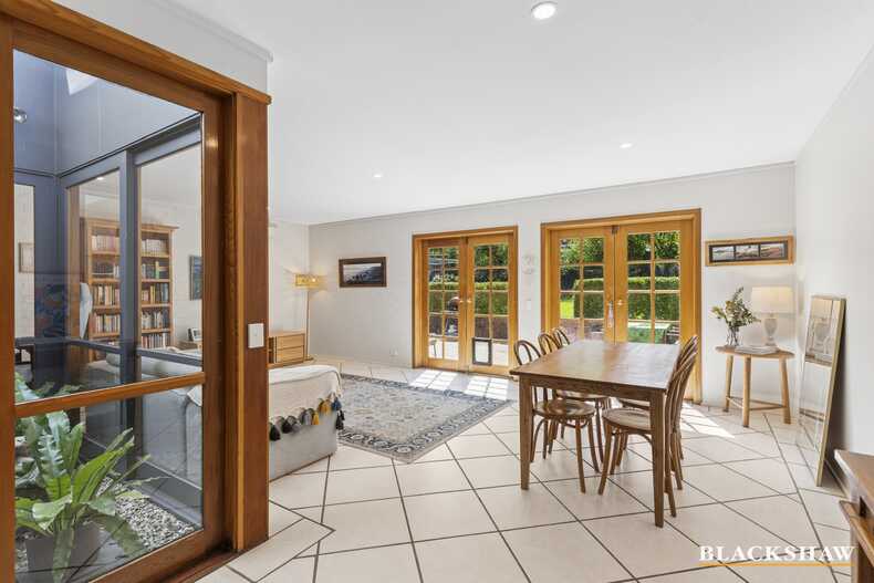 60 Hampton Circuit Yarralumla