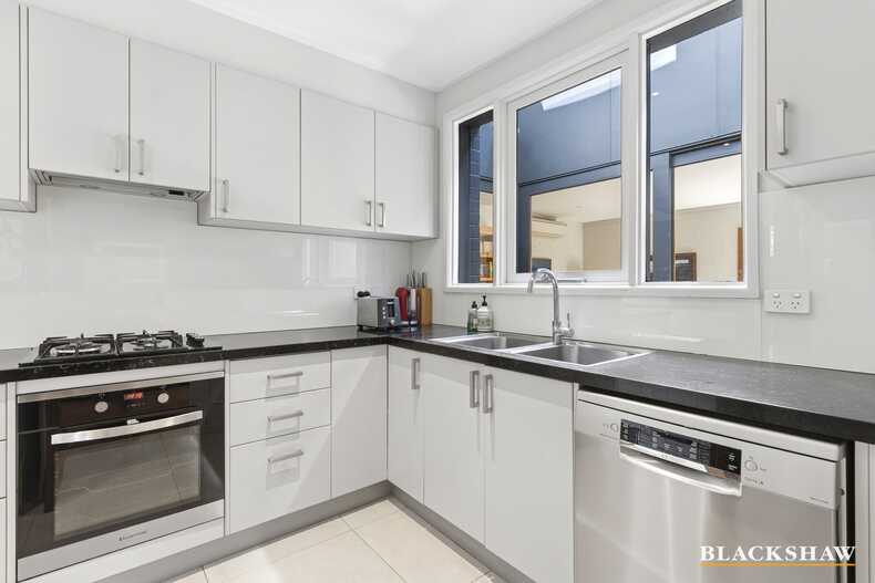 60 Hampton Circuit Yarralumla