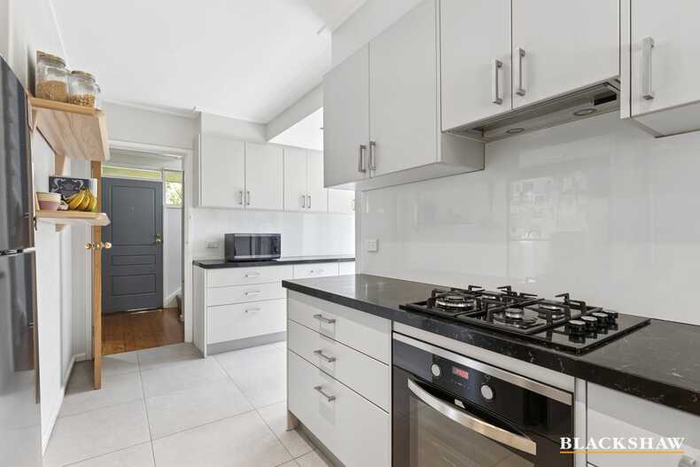 60 Hampton Circuit Yarralumla