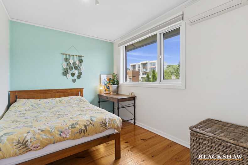 60 Hampton Circuit Yarralumla