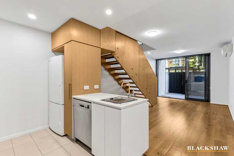 6/97 Eastern Valley Way Belconnen