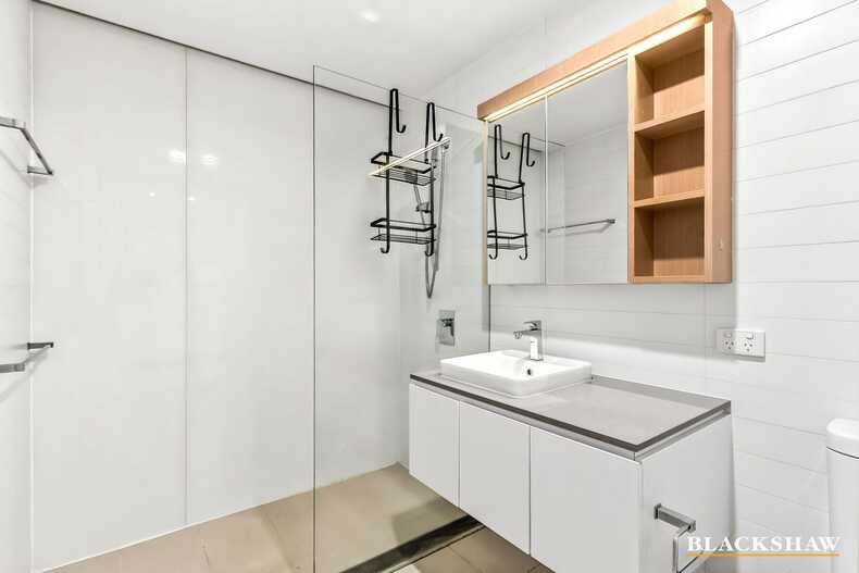 6/97 Eastern Valley Way Belconnen