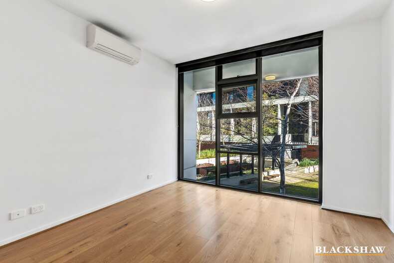 6/97 Eastern Valley Way Belconnen