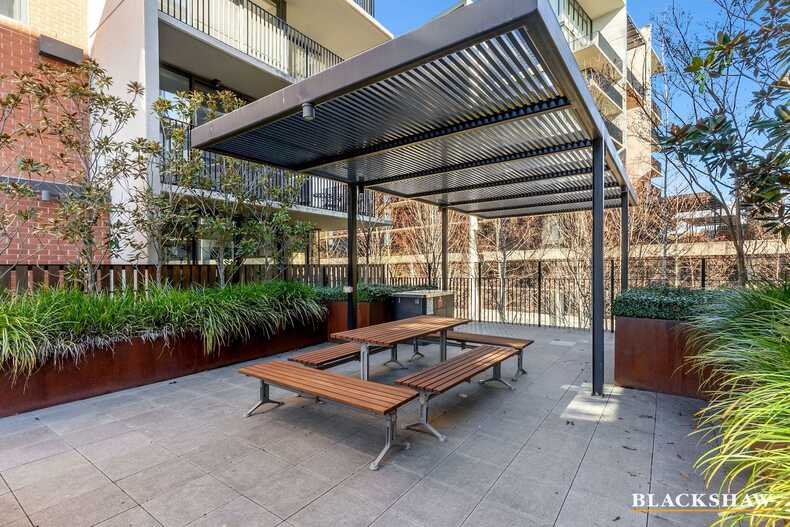 6/97 Eastern Valley Way Belconnen