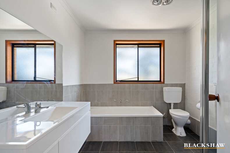 3/124 De Burgh Street Lyneham