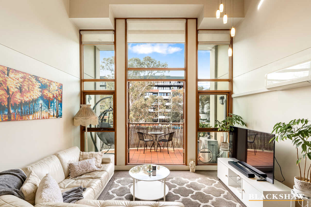 30/18 Captain Cook Crescent, Griffith