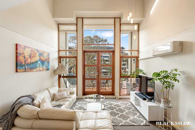 30/18 Captain Cook Crescent Griffith