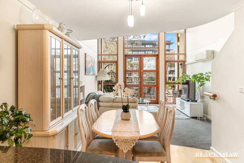 30/18 Captain Cook Crescent Griffith
