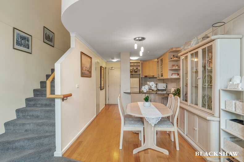 30/18 Captain Cook Crescent Griffith