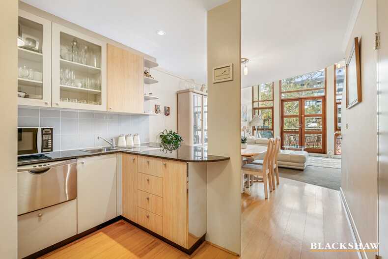 30/18 Captain Cook Crescent Griffith