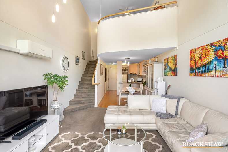 30/18 Captain Cook Crescent Griffith