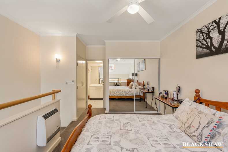 30/18 Captain Cook Crescent Griffith