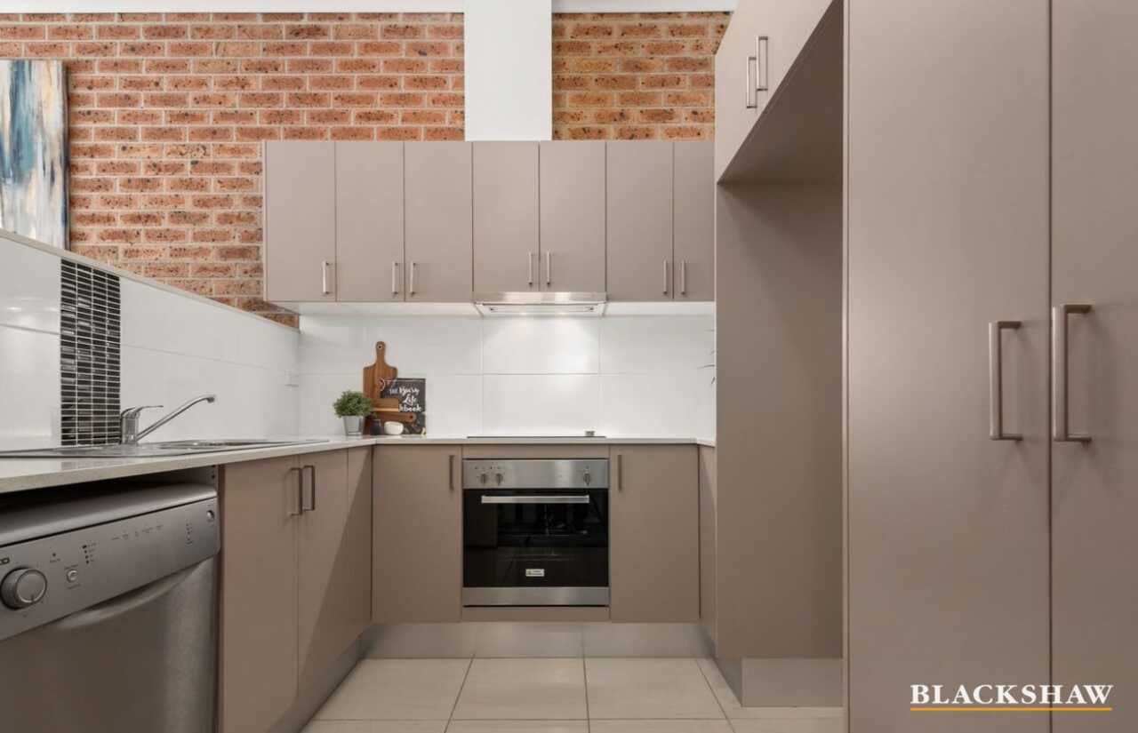 12/4 Mansfield Place Phillip