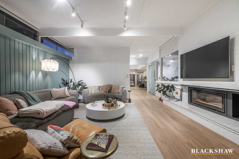 13 Canterbury Crescent Deakin
