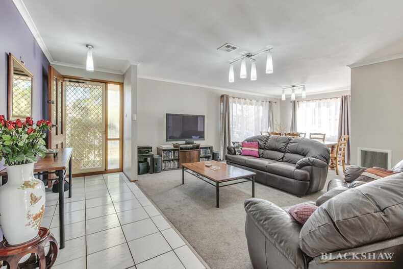 25 Pockett Avenue Banks
