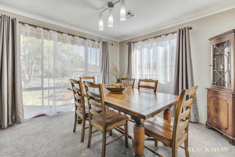 25 Pockett Avenue Banks