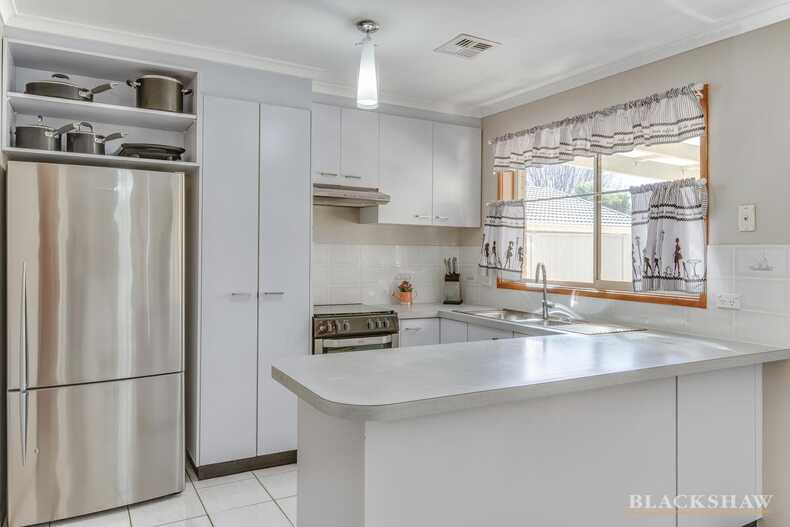 25 Pockett Avenue Banks