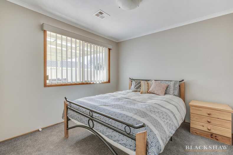 25 Pockett Avenue Banks