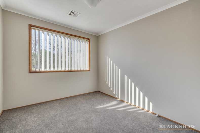 25 Pockett Avenue Banks