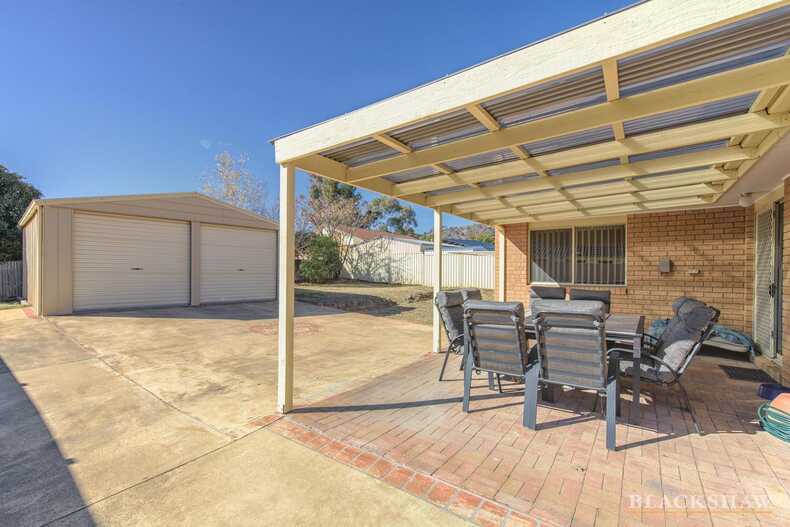 25 Pockett Avenue Banks
