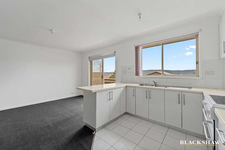 2/36 Kinsella Street Queanbeyan