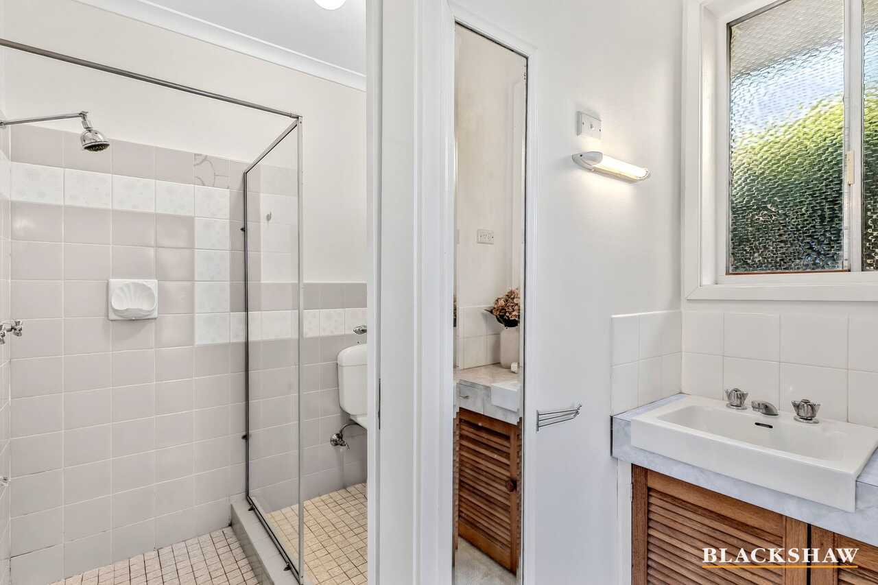 3 Curlewis Crescent Garran