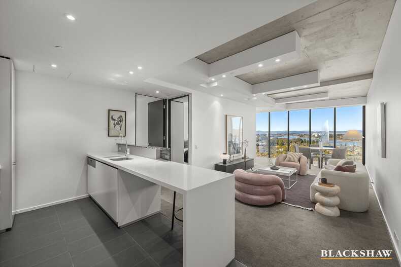 1107/19 Marcus Clarke Street City