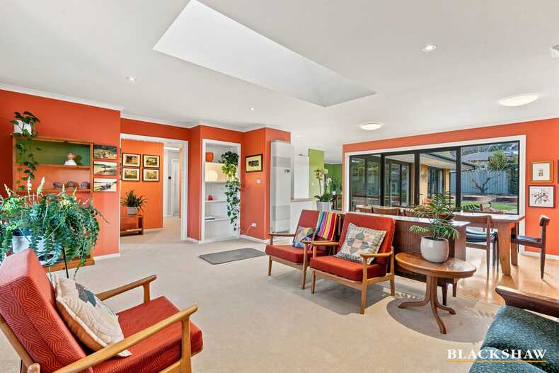 15 Fossey Street Holder