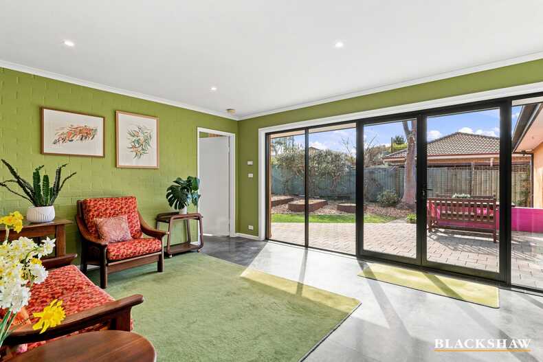 15 Fossey Street Holder