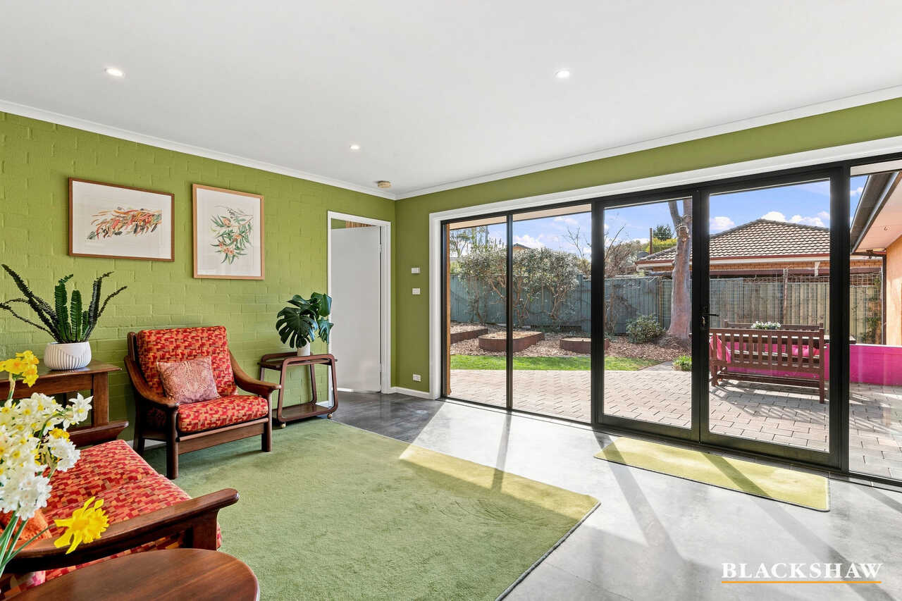 15 Fossey Street Holder