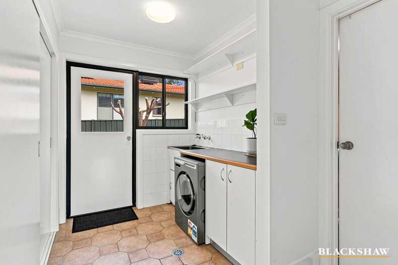 15 Fossey Street Holder